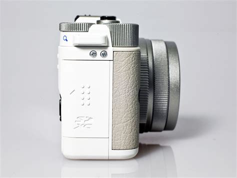 Build Quality And Handling Pentax Q Review Page 3 Techradar