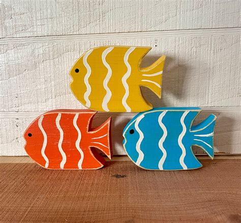 THIS LISTING IS FOR ONE FISH. YOU CHOOSE THE COLOR. This cute little ...