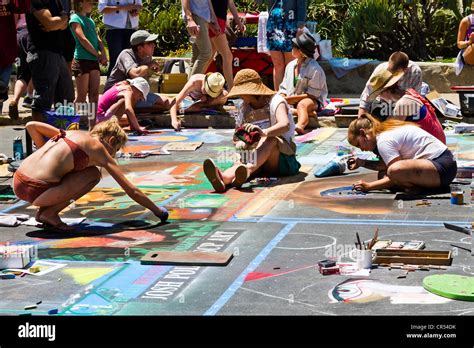 Artists Chalk Hi Res Stock Photography And Images Alamy