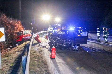 Junge Frau Stirbt Nach Frontalcrash