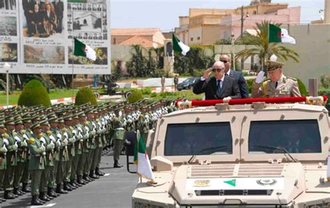 Sortie de promotions à lAcadémie militaire de Cherchell Houari