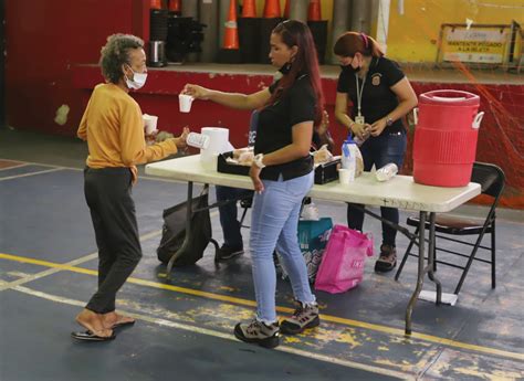 Unas 43 Personas Sin Techos Son Captadas Para El Programa Date Una