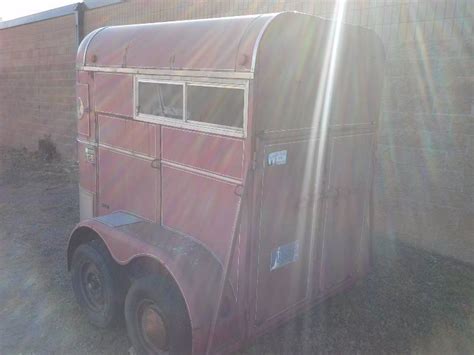 1985 2 Stall Horse Trailer Maple Plain September Consignments K Bid