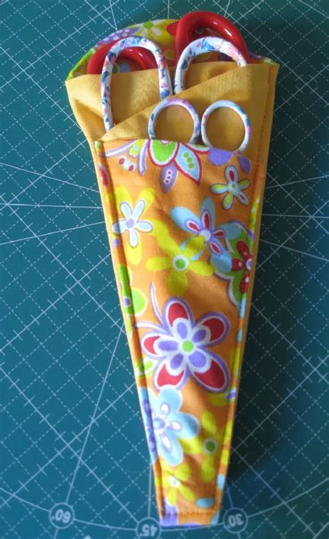 Handy Dandy Folded Fabric Scissor Holder – Quilting Cubby