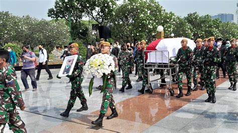 Jenazah Azyumardi Azra Tiba Di Taman Makam Pahlawan Kalibata News