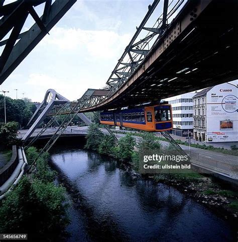 Wuppertaler Schwebebahn Photos And Premium High Res Pictures Getty Images