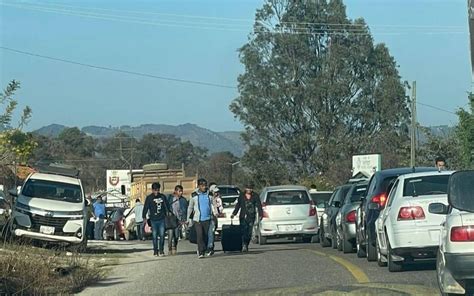 Bloquean Carretera Tlapa Chilapa Para Exigir Maestros E Infraestructura