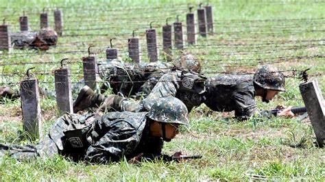 【112年三軍九校院聯合入伍訓練】磨練單兵戰鬥動作 考驗意志力 軍聞 【112年三軍九校院聯合入伍訓練】磨練單兵戰鬥動作 考驗意志力