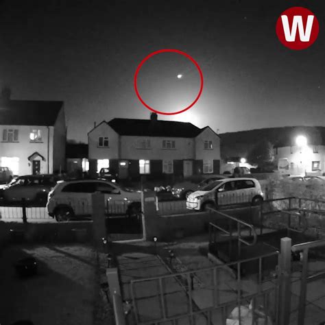 Man Captures Amazing Footage Of Meteor Soaring Through The Sky On His