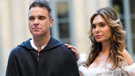 Robbie Williams reassures 'devastated' daughter Teddy, 10, after ...