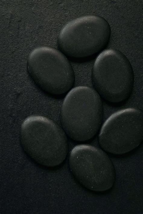 Hot Stones Hei E Steine F R Wohlf Hl Massagen Journal