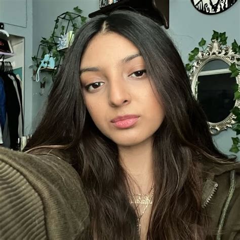 𝙽 𝙰 𝚃 𝙰 𝙻 𝙸 𝙴 Natalie04 On Threads