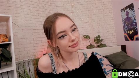 Moiiyfoxxx Chaturbate Natural Hottest Webcam Babe Incredible Women