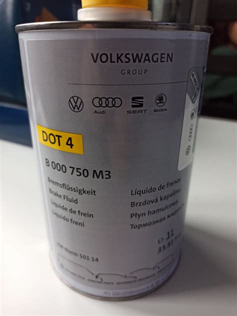 Тормозная жидкость VAG Universal DOT-4 1 л B 000 750 M3 — купить в ...