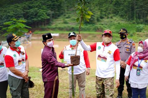 Ciptakan Kawasan Konservasi Alam Bupati Resmikan Embung Welulang