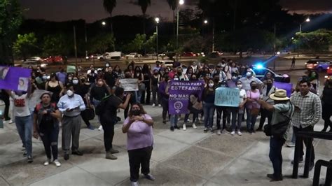 Cientos De Mujeres Marchan Contra Feminicidios En Estado Mexicano De