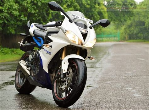 2016 Triumph Daytona 675 Review, Road Test: Top Speed, Performance ...