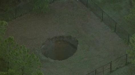 Florida Sinkhole That Swallowed Man In 2013 Reopens For A Third Time Nbc 6 South Florida