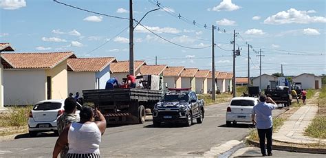 Parque Brasil Fam Lias Saem Das Casas E Ter O Reuni O Prefeito