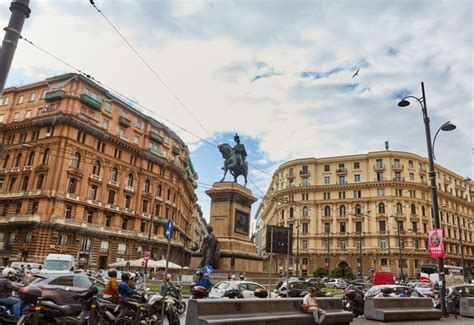 Piazza Bovio O Piazza Borsa Quali Sono Le Sue Origini