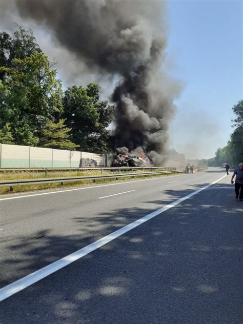 Wypadek Na Autostradzie A Komenda Miejska Pa Stwowej Stra Y Po Arnej