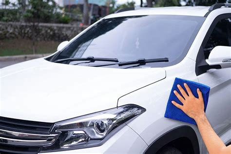 Tips Merawat Mobil Putih Agar Selalu Terlihat Mengkilap