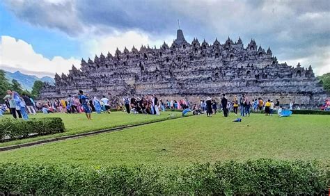 Tiket Naik Candi Borobudur Rp750 Ribu Triawan Munaf Singgung Perilaku