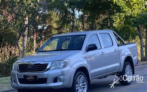 Toyota HILUX CD SR 4X2 2 7 16V AT6 2013 Flex Prata Câmbio Manual em São