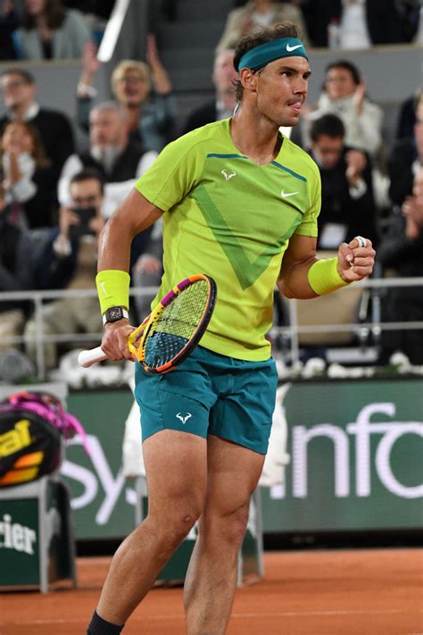 Photo Rafael Nadal Espagne Rafael Nadal Fait Tomber Le Tenant Du