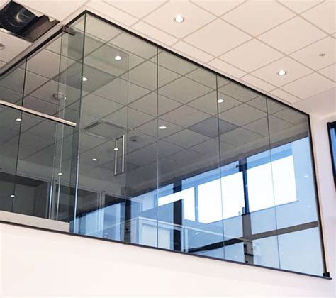 磊 Frameless Glass Partitions Uxbridge