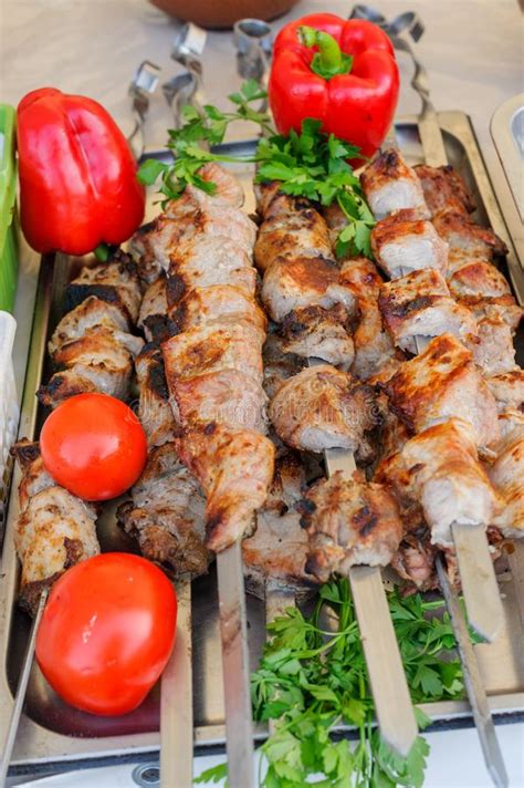 Barbacoa Con La Carne Asada A La Parilla Deliciosa Foto De Archivo