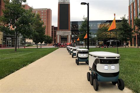 Cartken S New Autonomous Last Mile Delivery Robot Arrives Bullfrag