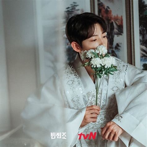 9 Foto Tampan Song Joong Ki Di Vincenzo Yang Siap Melemahkan Hatimu