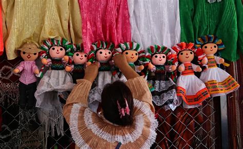 Pueblos Originarios Muestran Riqueza De Sus Tradiciones En El Zócalo De La Ciudad De México