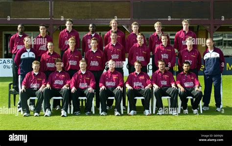 Foto De Equipo Equipo De Deporte De Grupo Cricket Stock Fotografías E