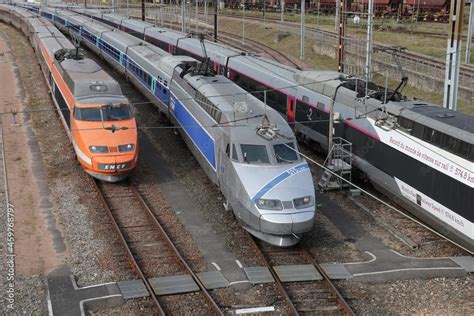 Foto Stock Villeneuve Saint Georges France 09 19 2021 Les Trois TGV