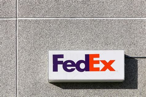 FedEx sign on a wall – Stock Editorial Photo © ricochet69 #101281250