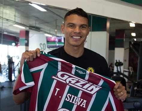 Fluminense anuncia a contratação do zagueiro Thiago Silva Monitor