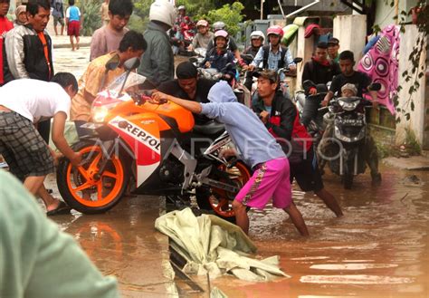 Banjir Bandang Akibat Hutan Gundul Antara Foto