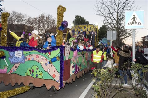 La Cabalgata de los Reyes Magos volvió a recorrer las calles de Velilla