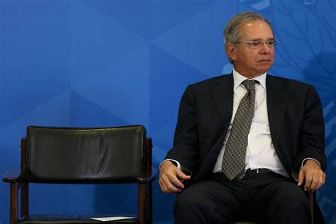 Guedes volta a defender imposto sobre transações financeiras 17 09