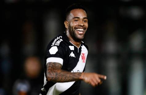 Vasco oficializa saída de Alex Teixeira vídeo especial Obrigado