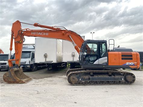 Hitachi ZX 210 LCN 6 Tracked Excavator For Sale Italy Torbole Casaglia