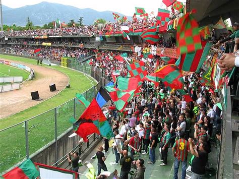 Il Libero Liberati Di Terni Un Monumento In Onore Della Ternana