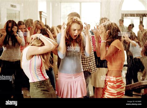 Mean Girls Amanda Seyfried Lindsay Lohan Lacey Chabert 2004 C Paramountcourtesy Everett