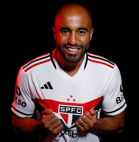 A Gazeta Lucas Moura é anunciado pelo São Paulo e retorna ao clube