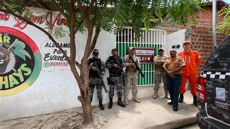 Bar da Thaís é interditado pela Polícia Militar na zona Leste de