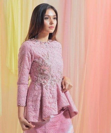 Model Kebaya Modern Dengan Model Peplum Yang Elegan