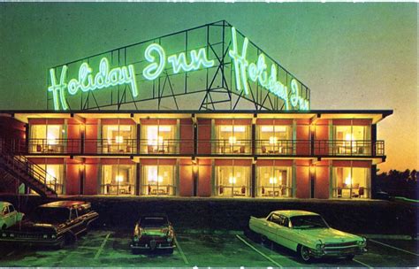 The First Holiday Inn Opened In 1952 On Summer