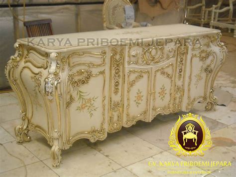 Buffet Klasik French Baroque Lukis